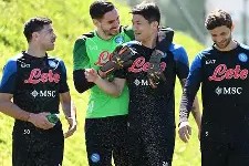 关于那不勒斯意甲击败佛罗伦萨奥斯梅恩头球命中的信息