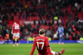 关于曼联英超战胜埃弗顿霍伊伦推射命中的信息