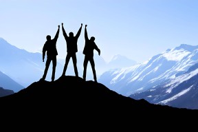 团队配合日趋成熟，整体效率走高