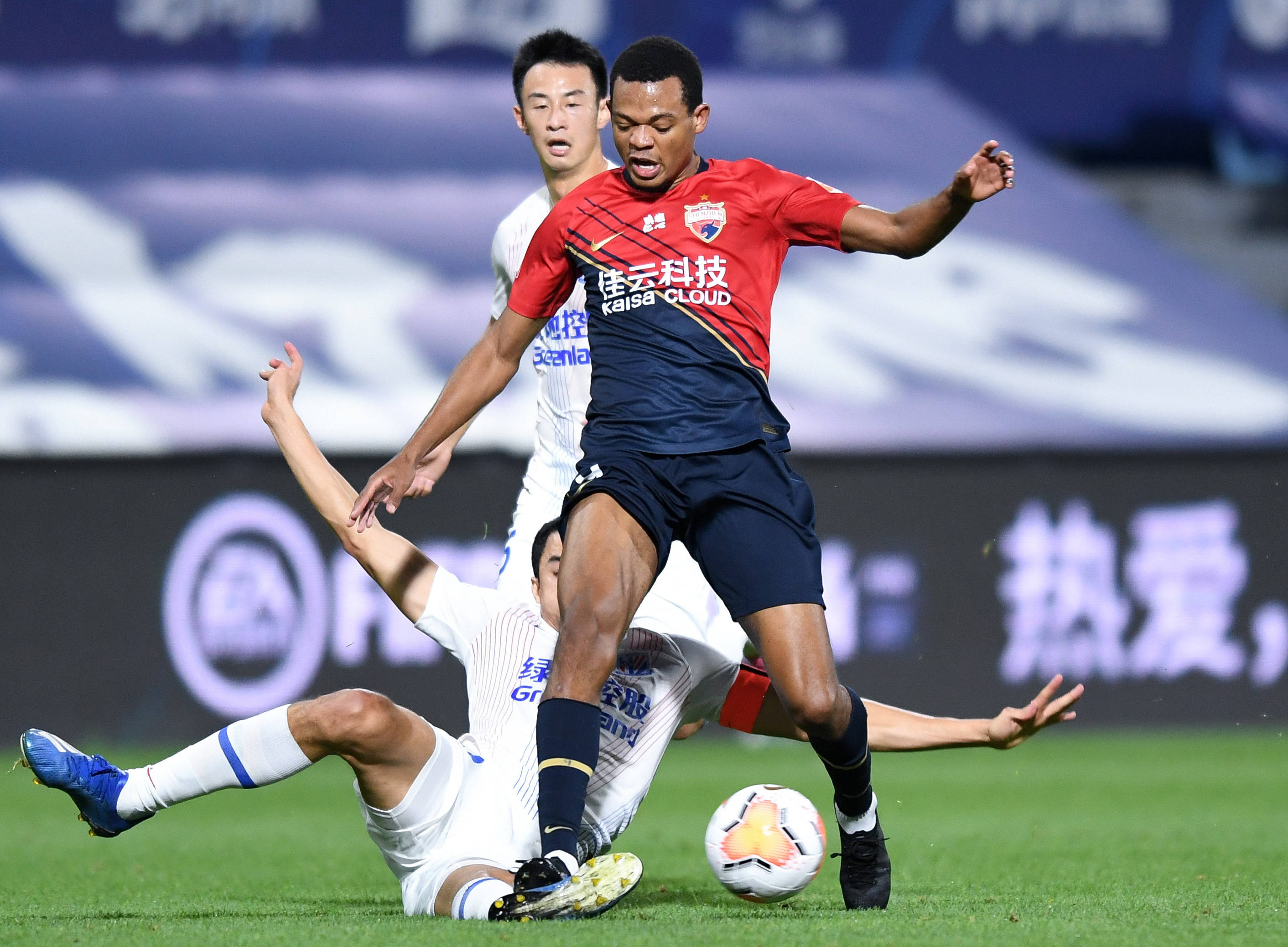 深圳球队迎来大连队挑战，千里迢迢壮志凌云的简单介绍