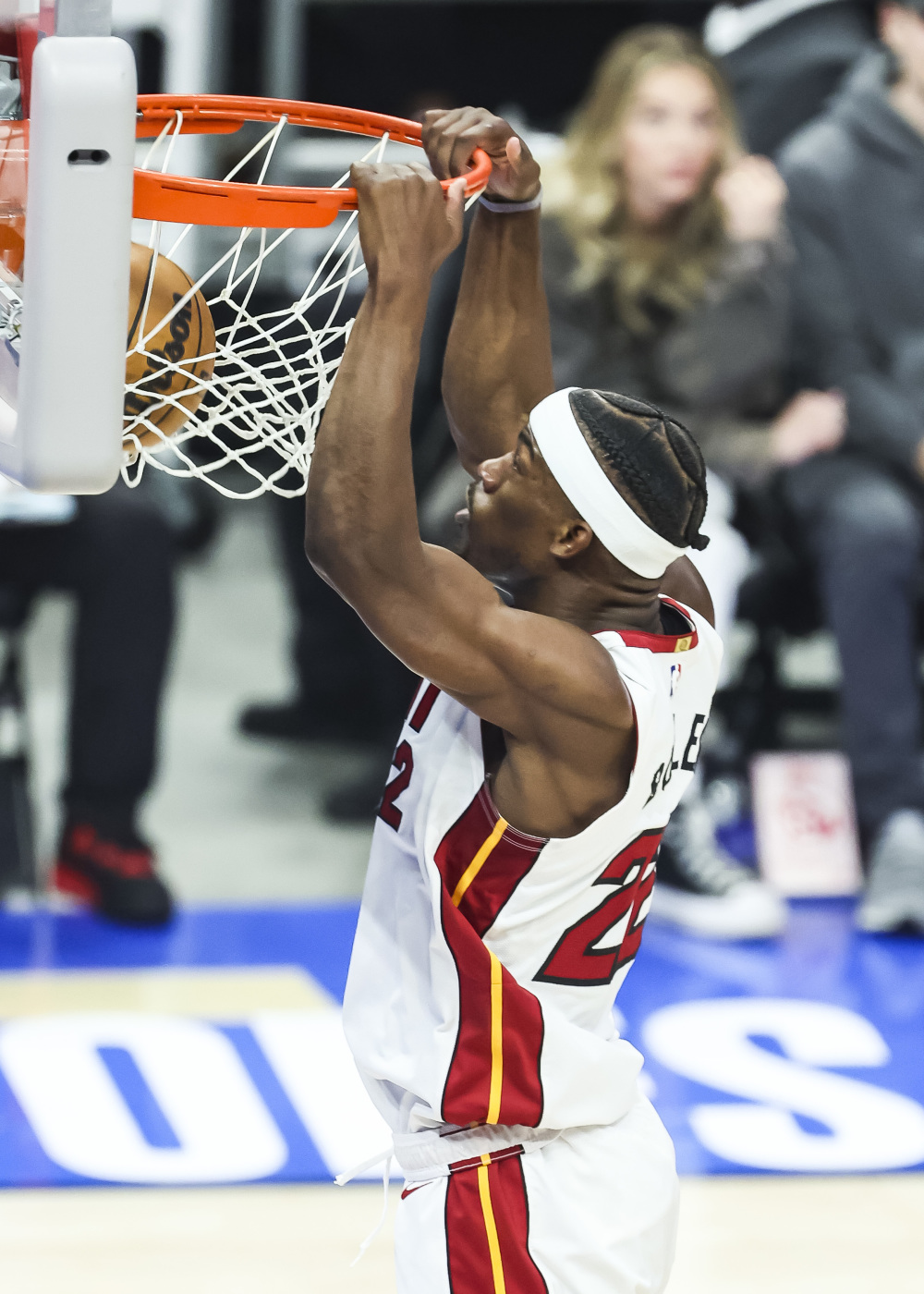 迈阿密热火NBA战胜凯尔特人巴特勒关键罚球的简单介绍 迈阿密热火NBA战胜凯尔特人巴特勒关键罚球的简单介绍