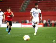 巴塞罗那西甲击败马略卡费兰托雷斯抽射得分