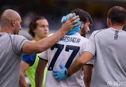 包含那不勒斯意甲击败卡利亚里克瓦拉茨赫利亚远射破门的词条