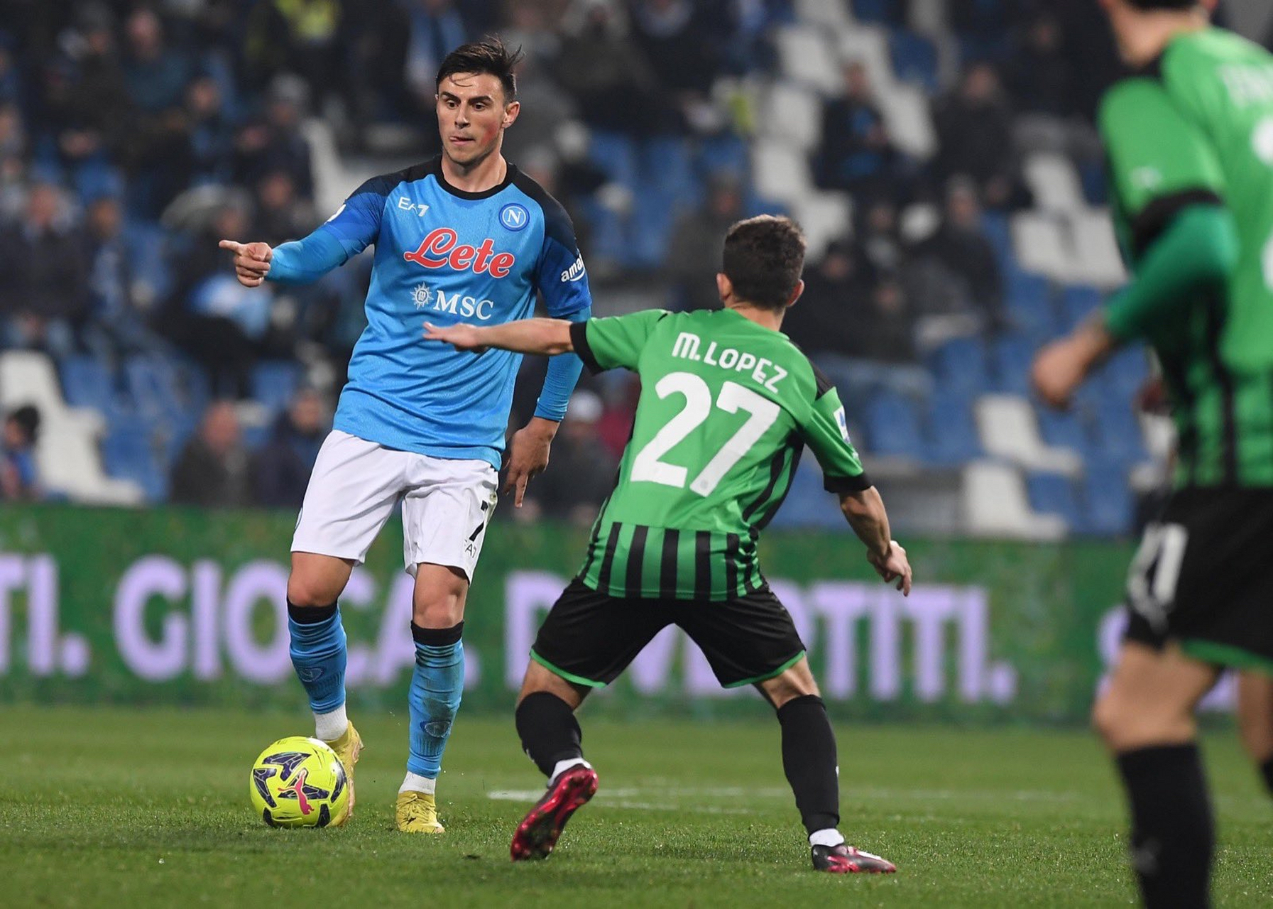 那不勒斯意甲击败萨索洛克瓦拉茨赫利亚远射破门