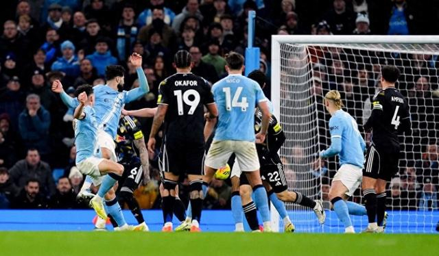 关于曼城英超战胜西汉姆联福登弧线破门的信息