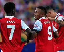 关于阿森纳英超战胜热刺热苏斯头球建功的信息