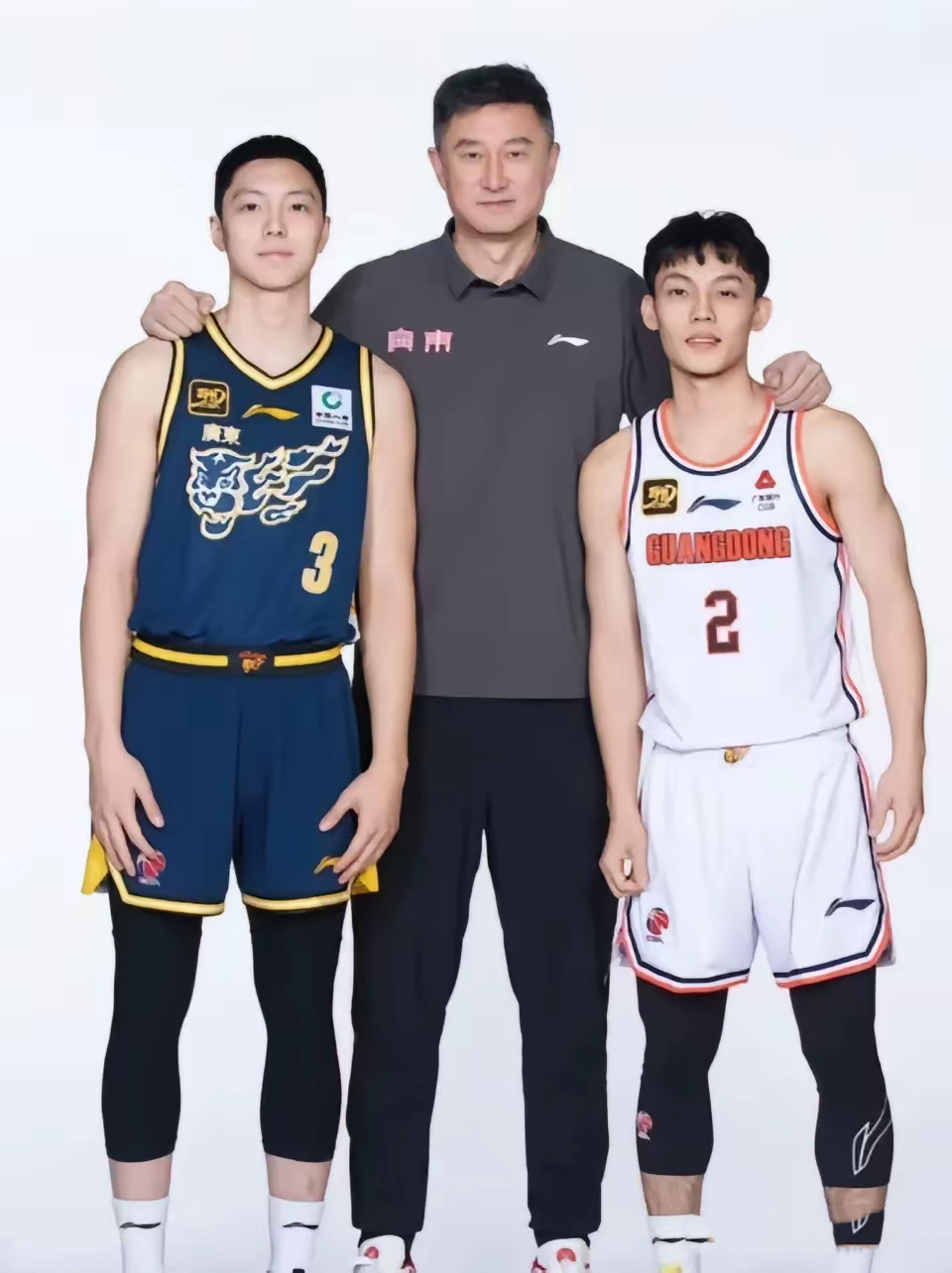 包含广东宏远CBA战胜天津先行者徐杰外线命中的词条