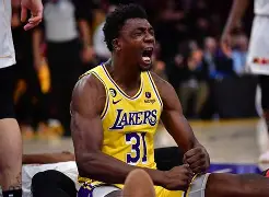 丹佛掘金NBA击败洛杉矶湖人约基奇关键勾手的简单介绍