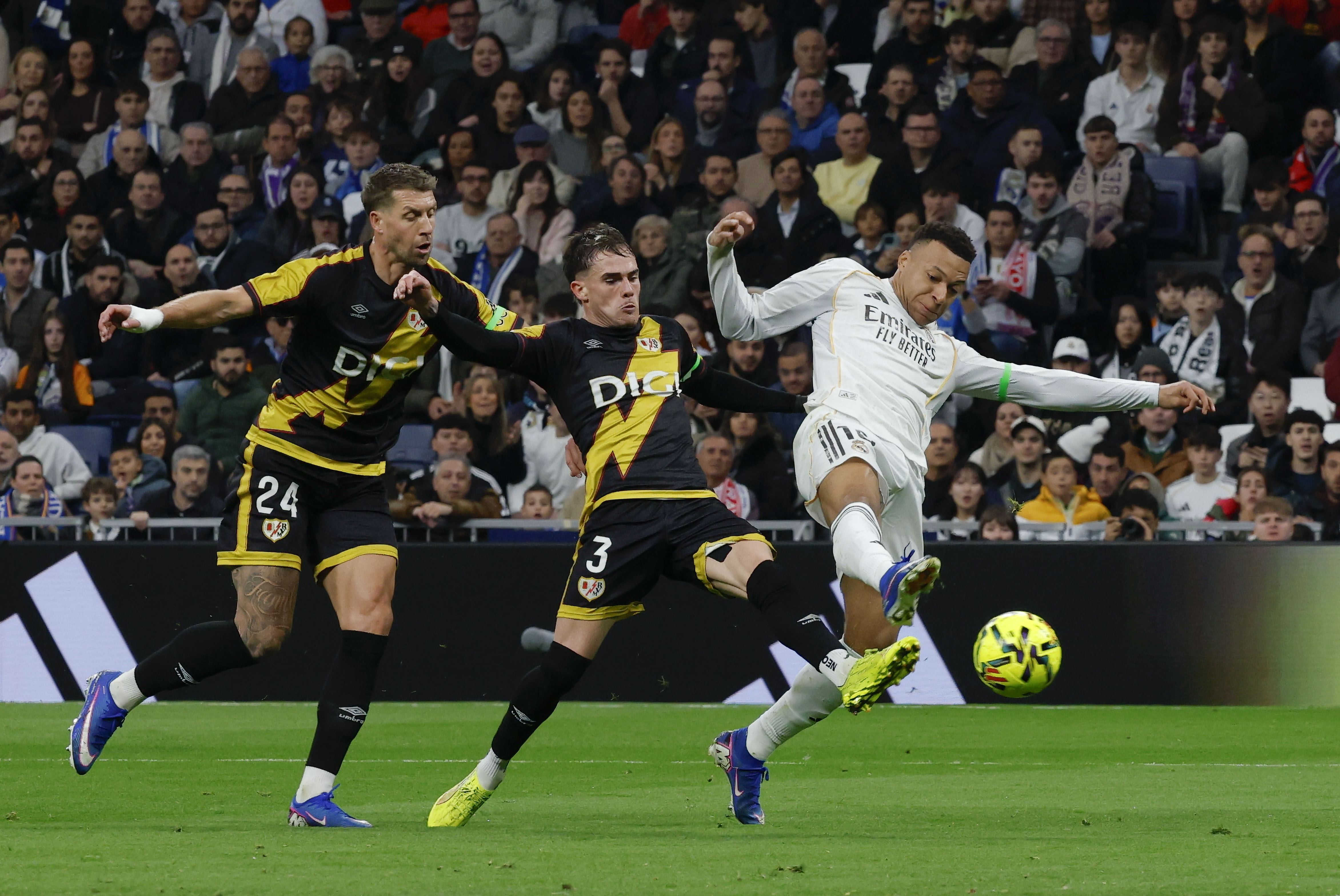 皇家马德里西甲击败赫塔菲克罗斯精准调度