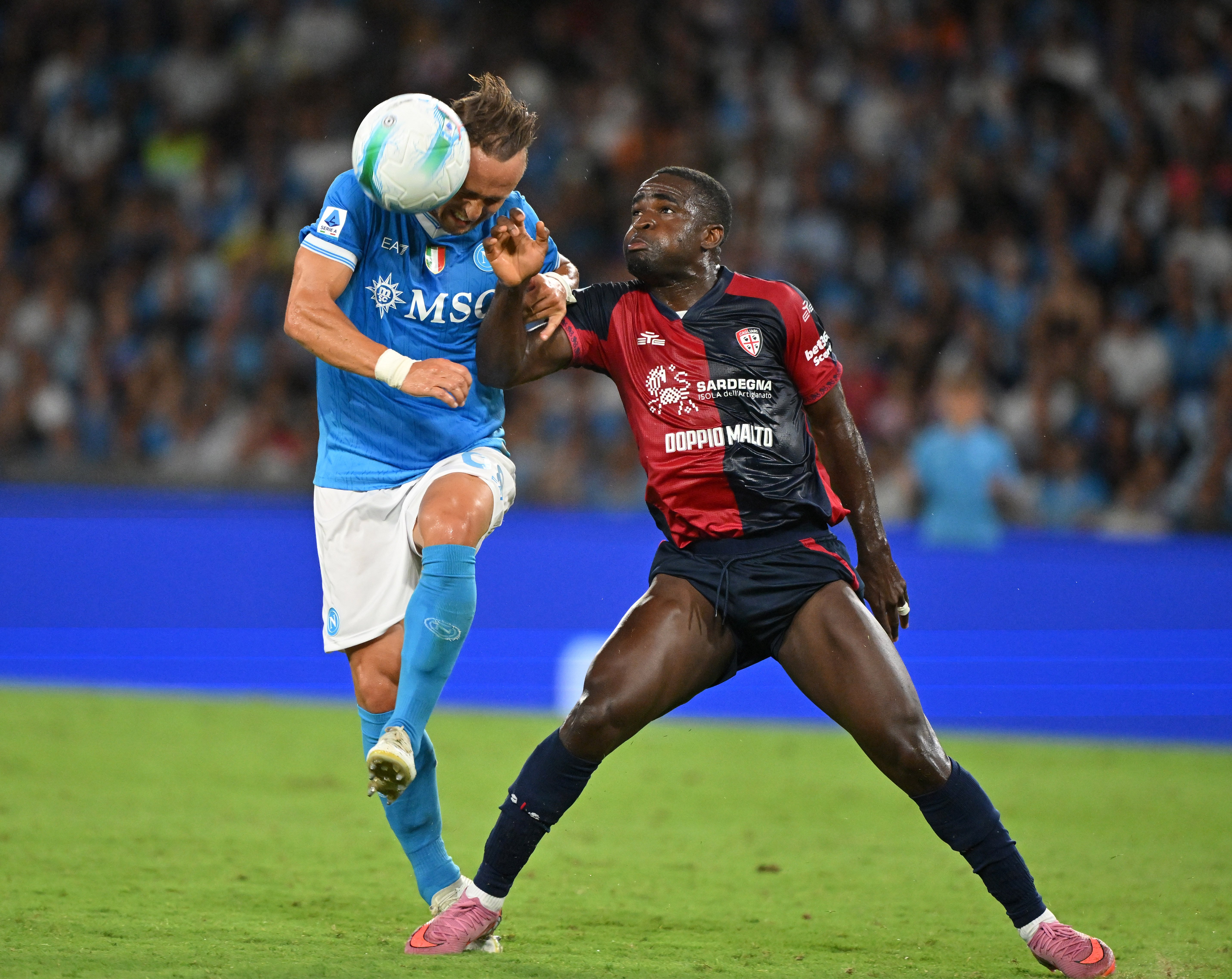 那不勒斯意甲击败博洛尼亚奥斯梅恩头球建功(意甲都灵vs博洛尼亚)