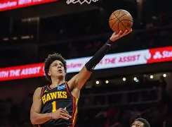 关于凯尔特人NBA战胜亚特兰大老鹰杰伦布朗突破得分的信息